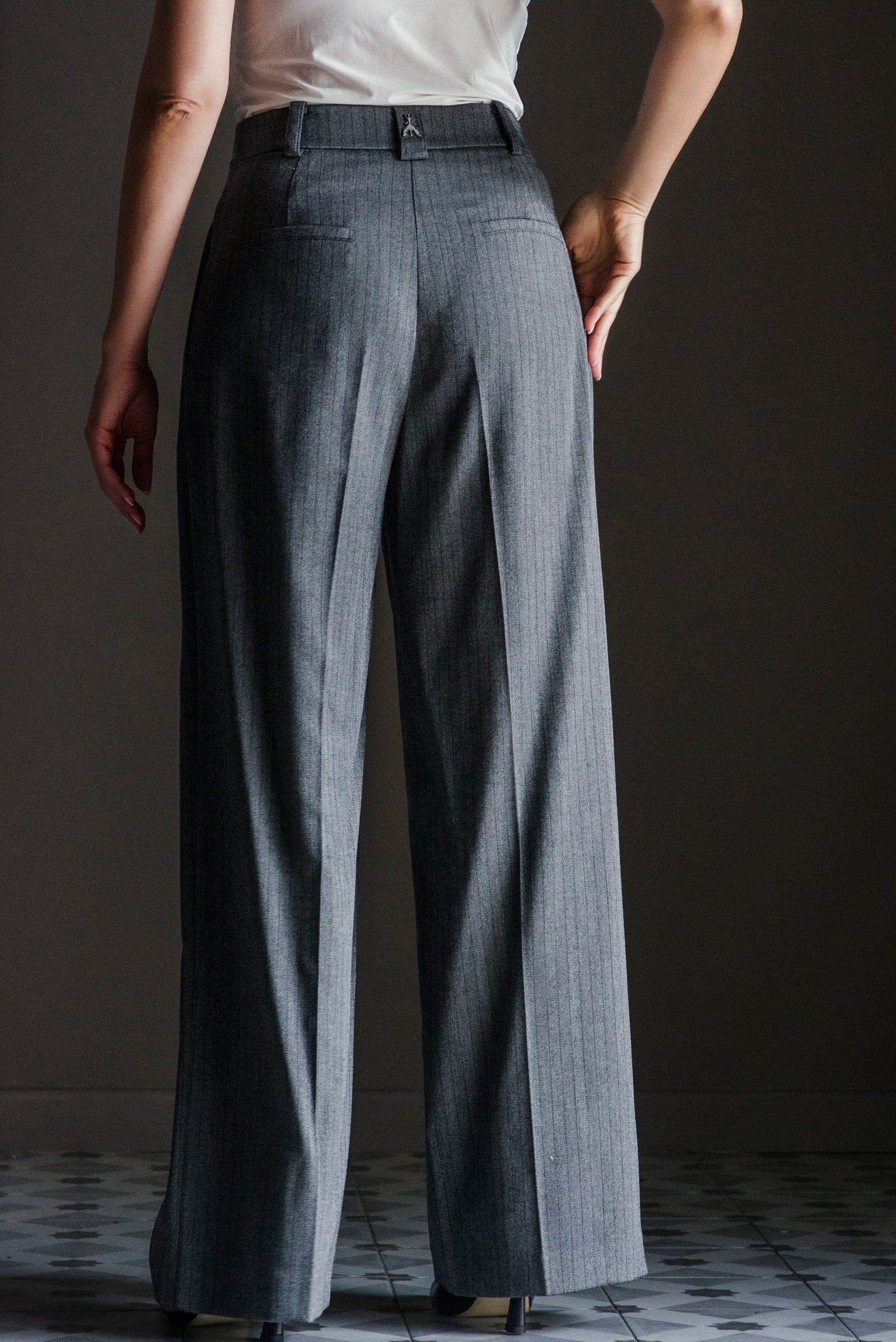 Pantalone gessato wide-leg grigio/marrone