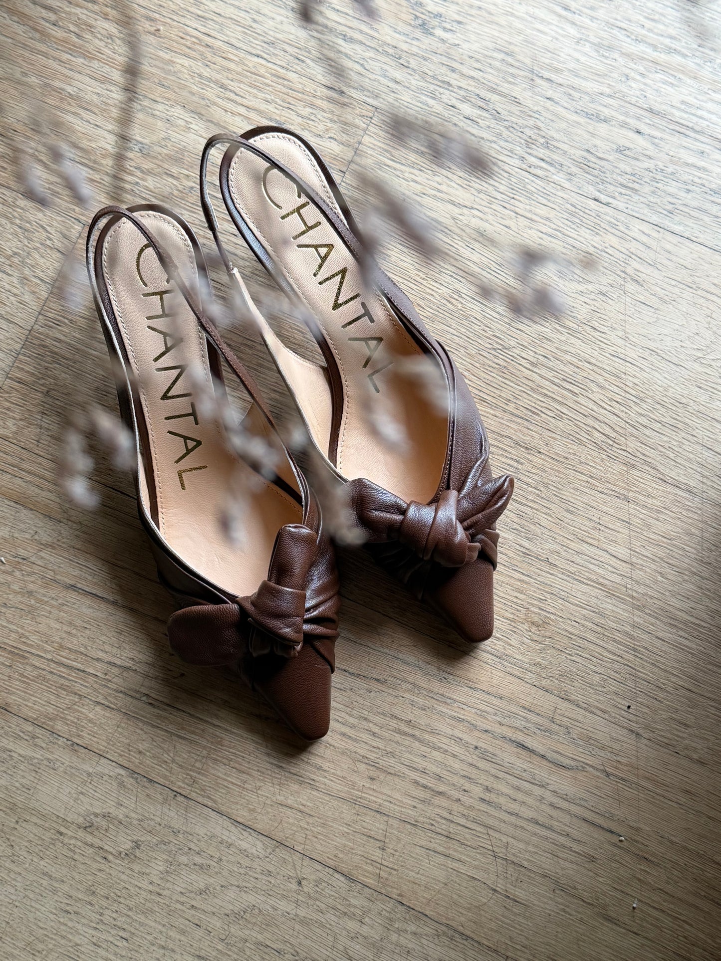 Decolletè in nappa con nodo