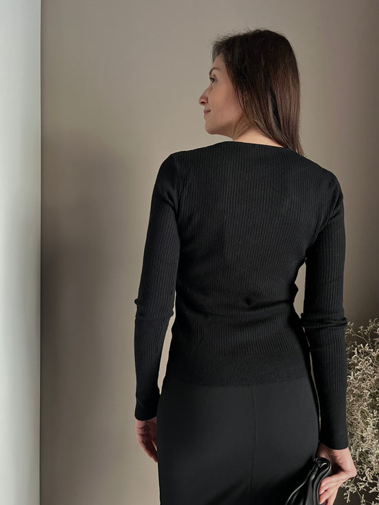 Maglia slim fit con catenelle
