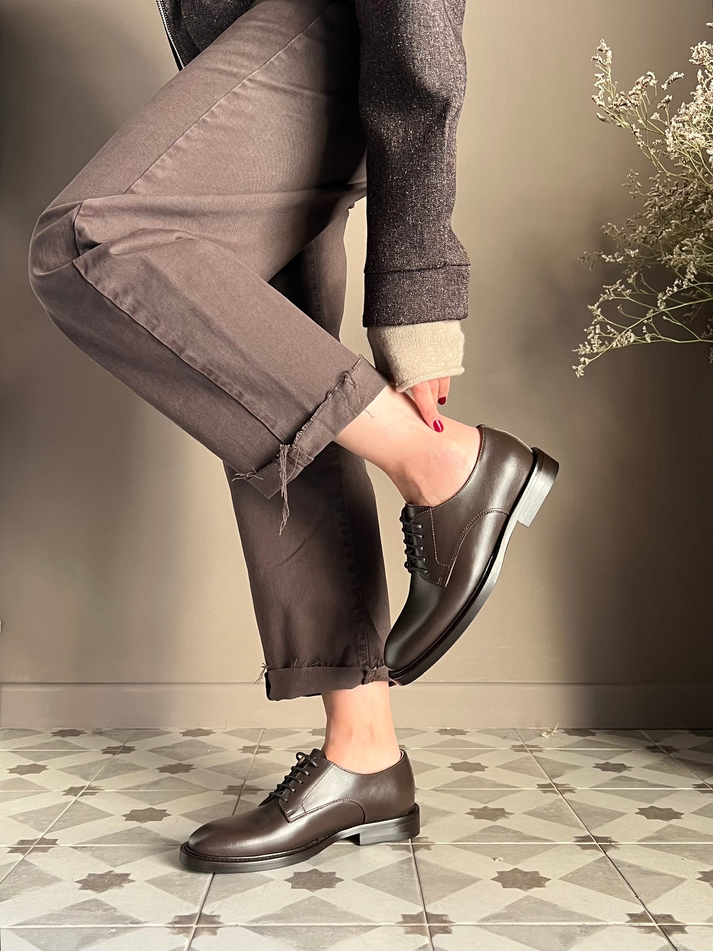 Scarpa con i lacci linea maschile