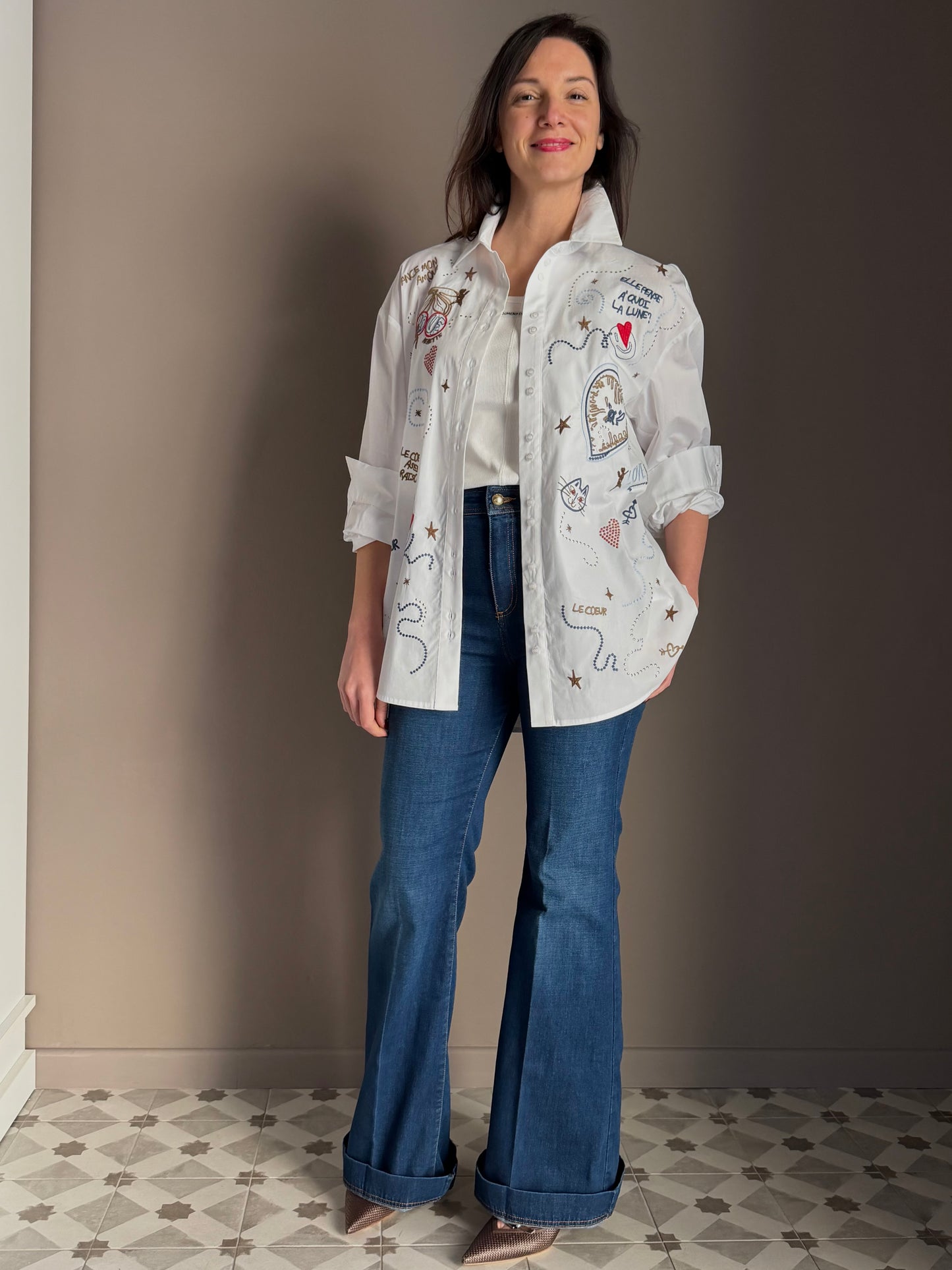 Camicia over in cotone con ricamo