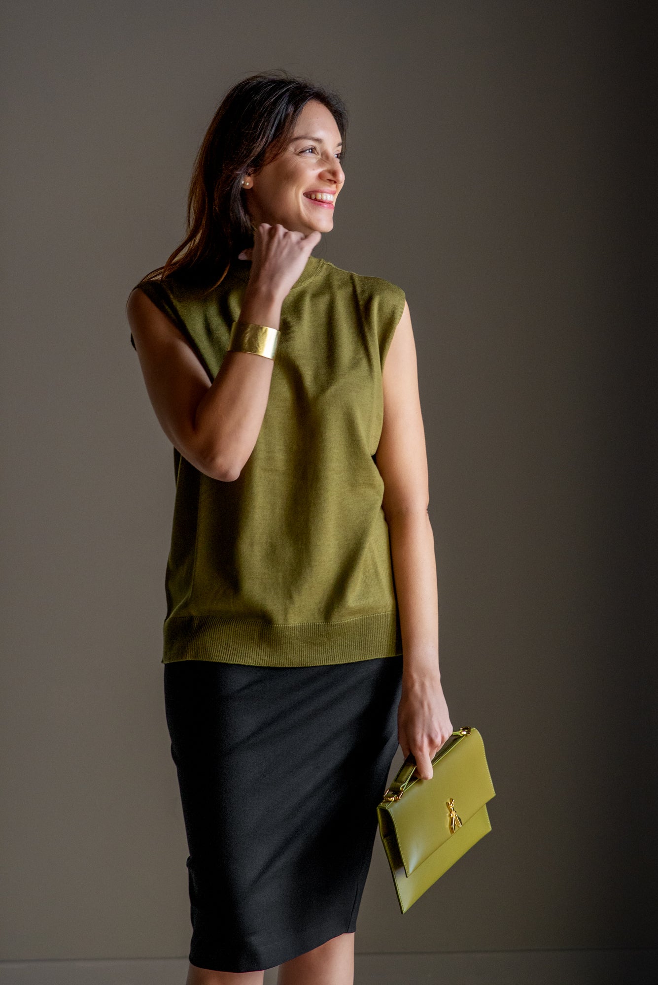 Maglia Smanicata in Lana – Verde Oliva