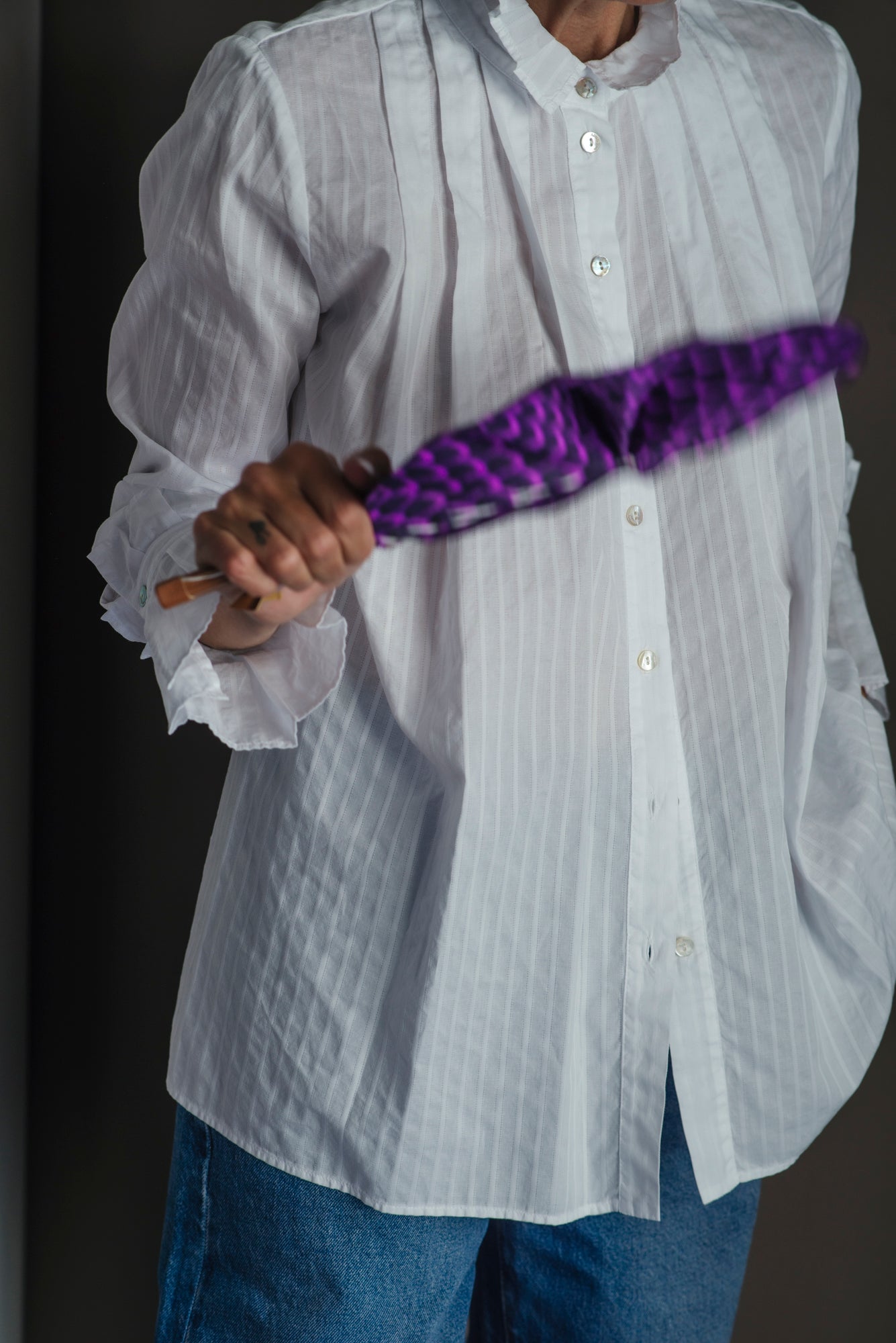 Camicia in cotone svasata con dettagli plisse bianca