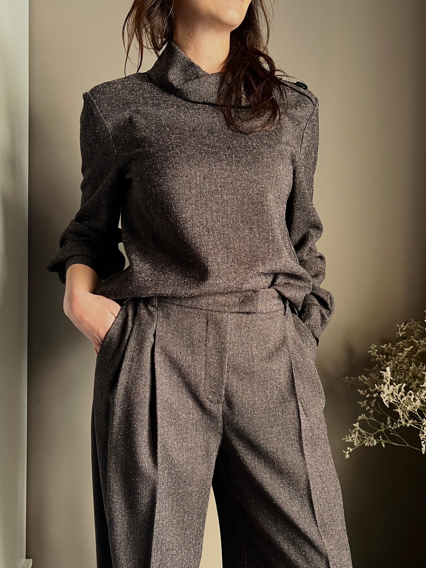 Pantaloni strutturati con pieghe