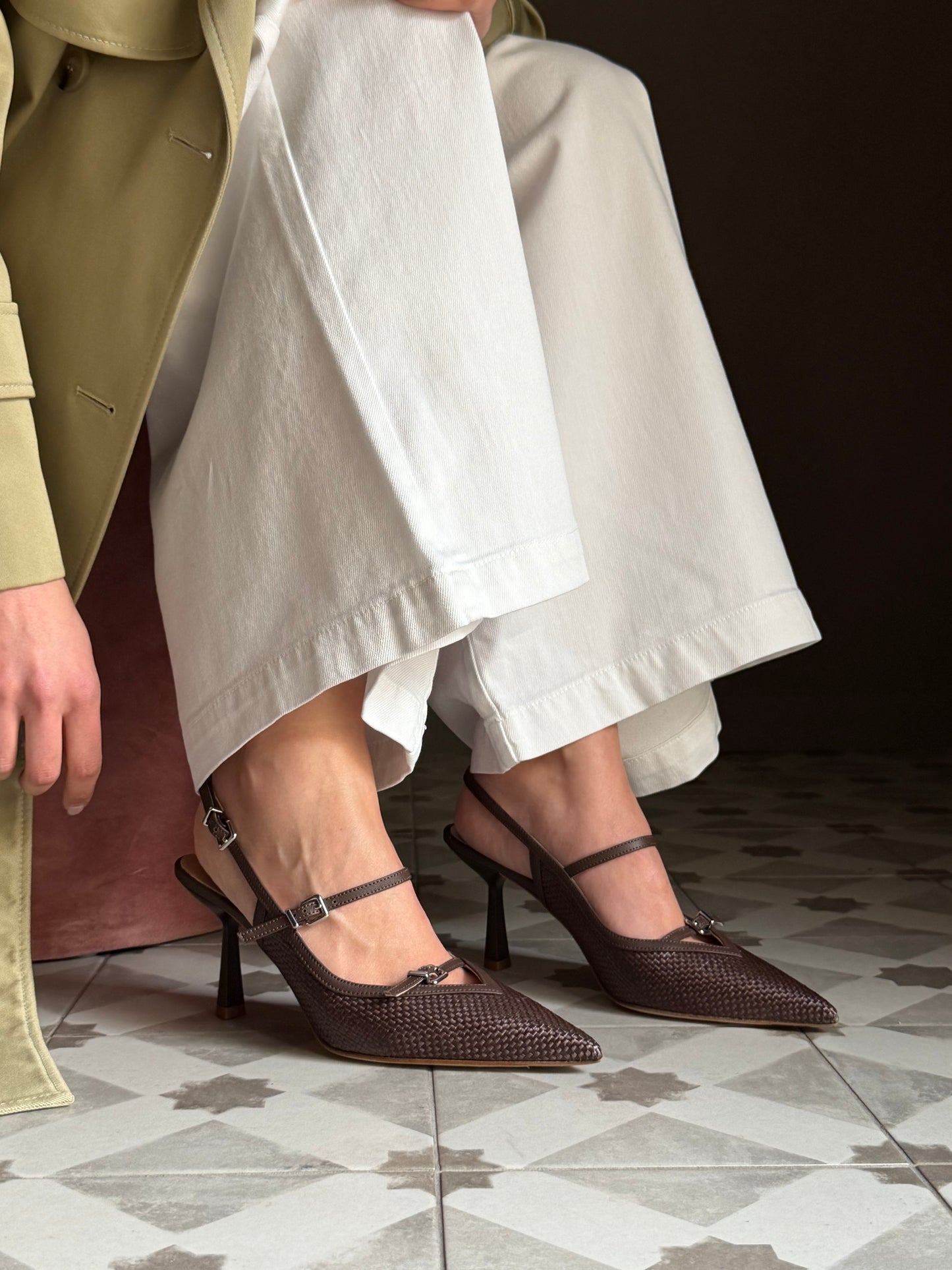 Slingback intrecciata con cinturini