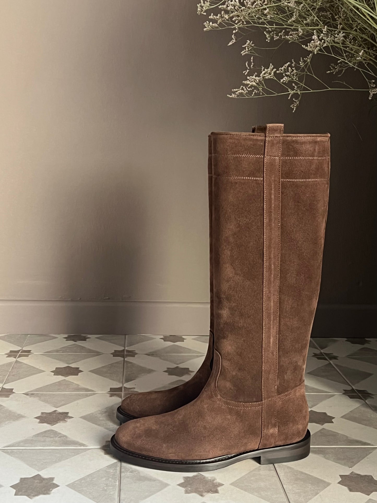Stivale alto in camoscio marrone