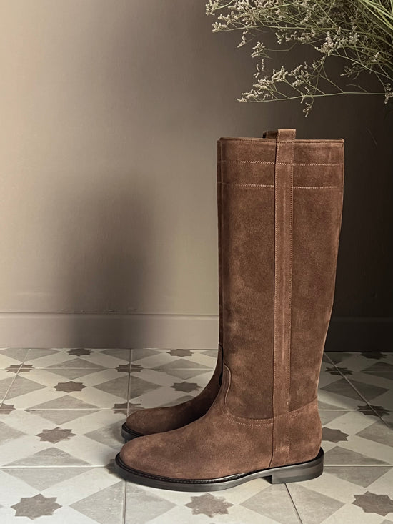 Stivale alto in camoscio marrone