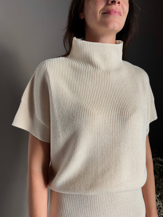 Maglia manica corta in lana a costine
