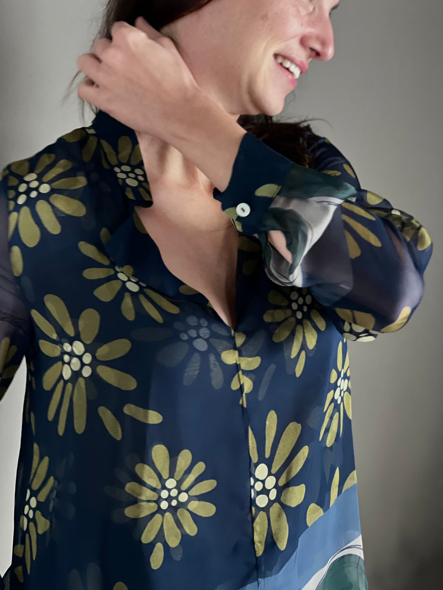 Camicia in fantasia floreale in seta e viscosa