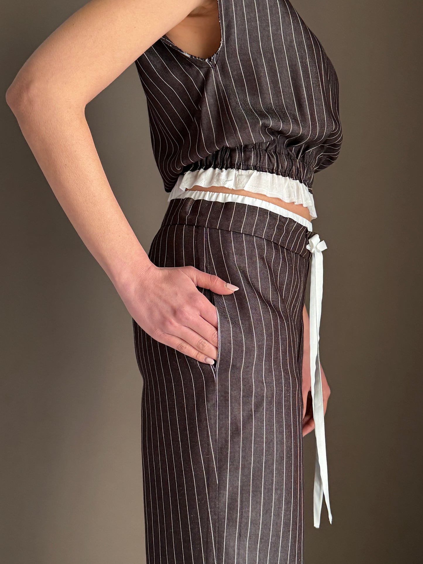 Pantalone gessato fondente