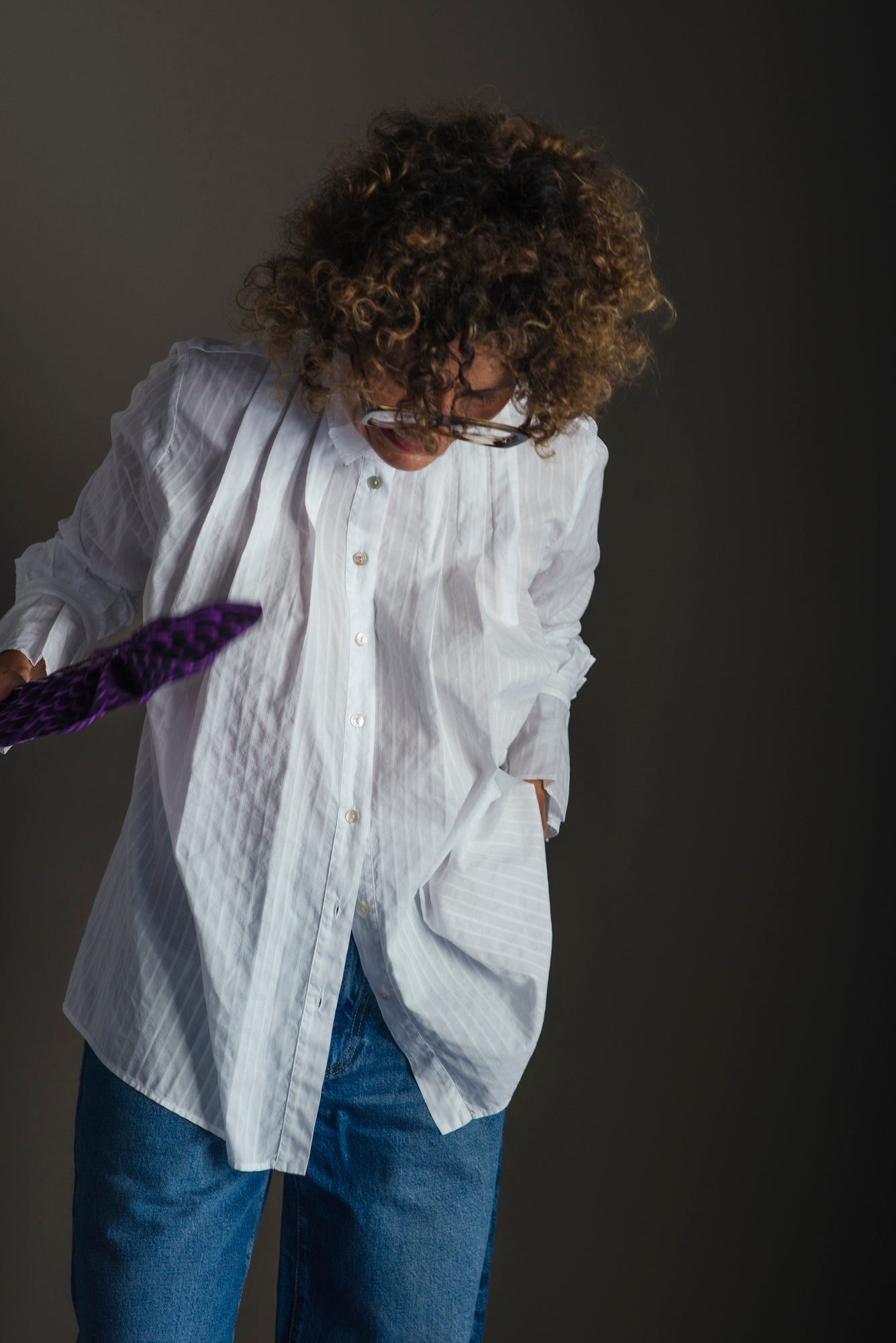 Camicia in cotone svasata con dettagli plisse bianca