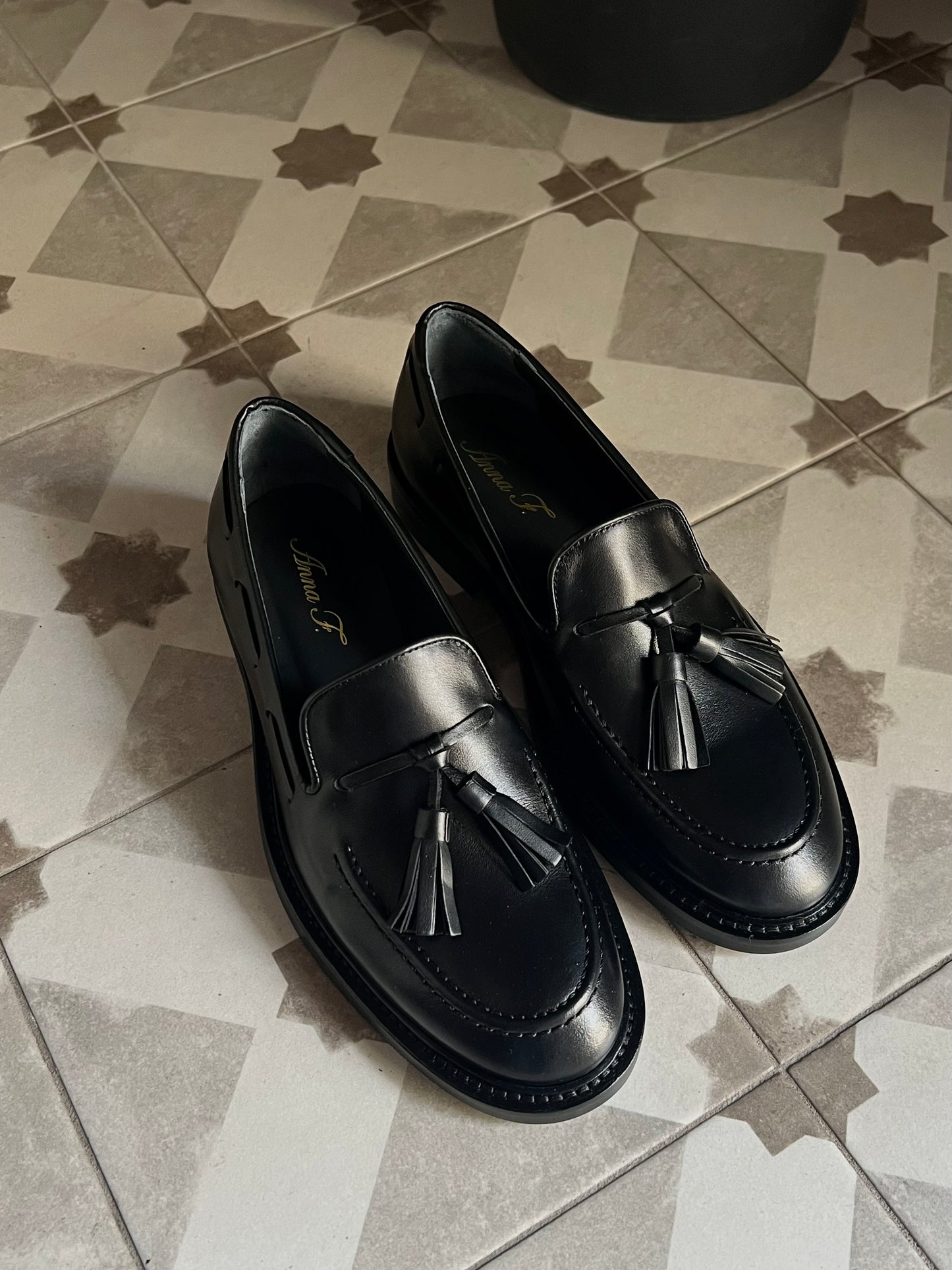 Mocassino in pelle con nappe