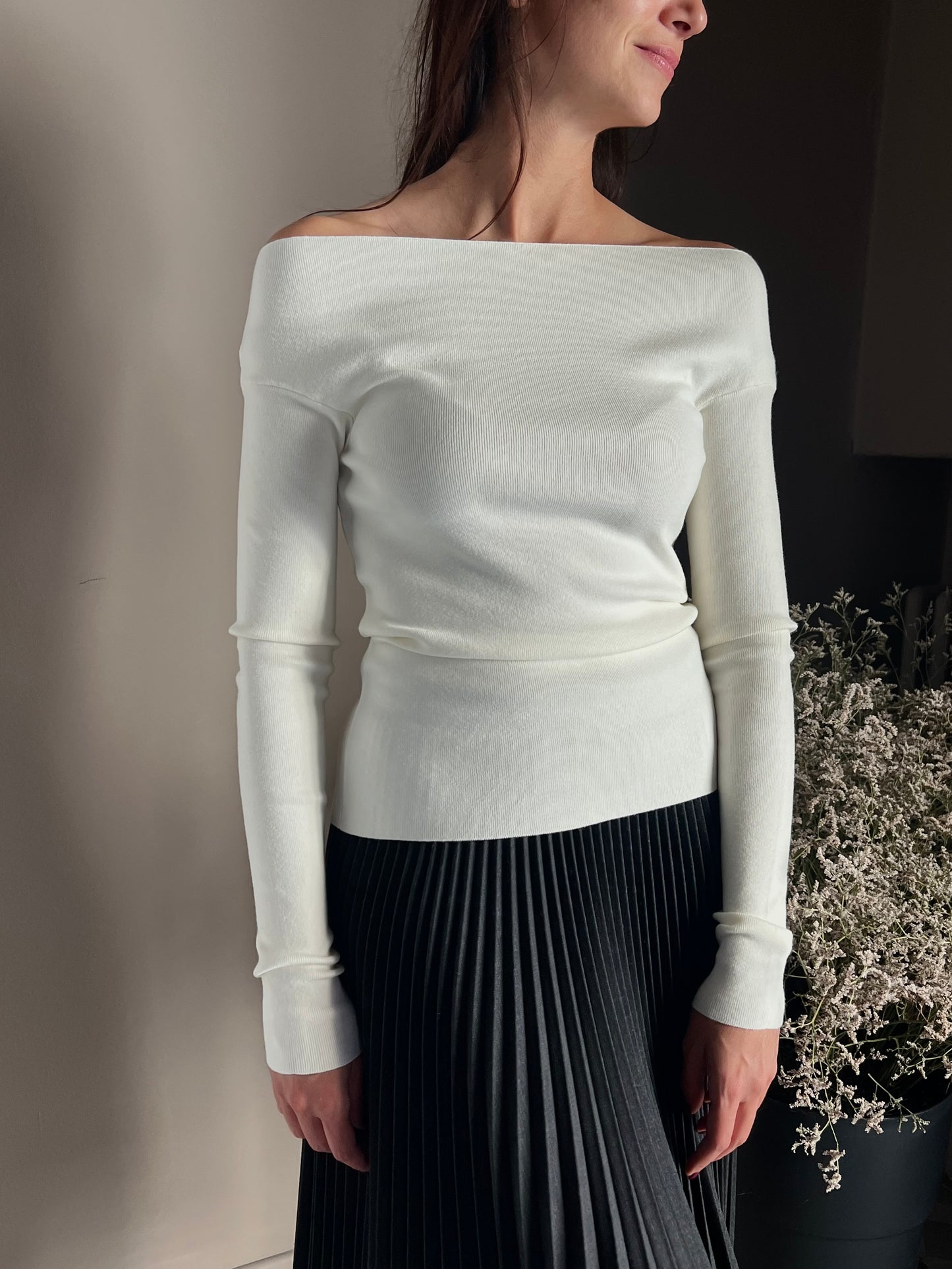 Maglia off-shoulder milk