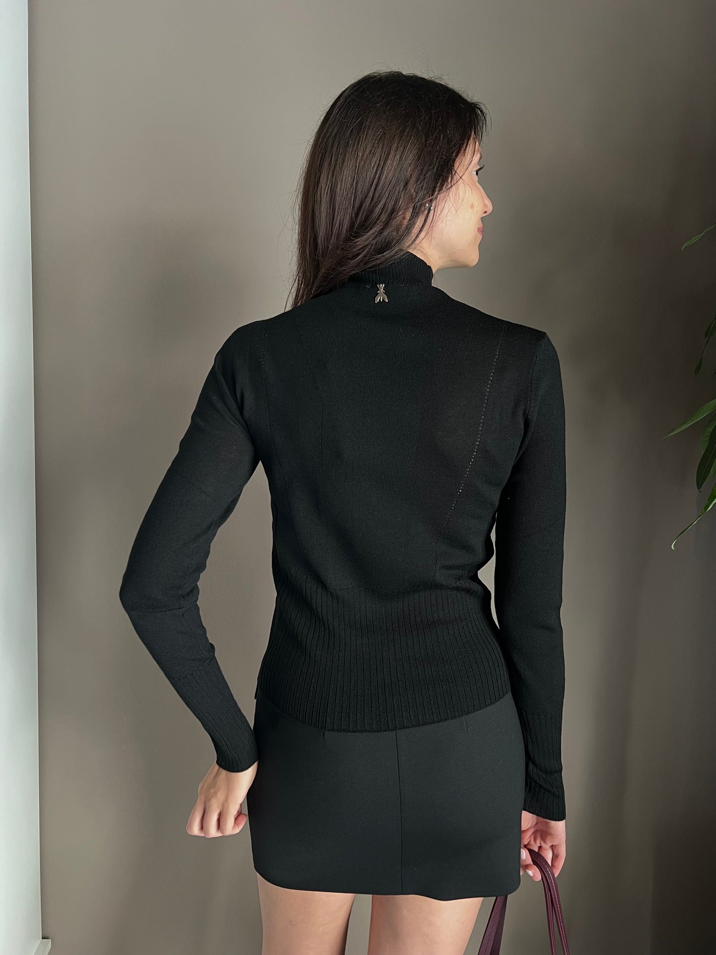 Maglia in lana rasata collo alto nero