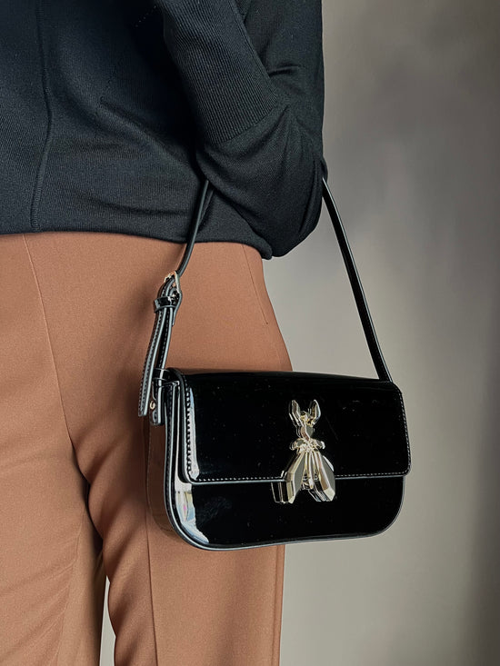 Borsa a spalla Fly in vernice nera
