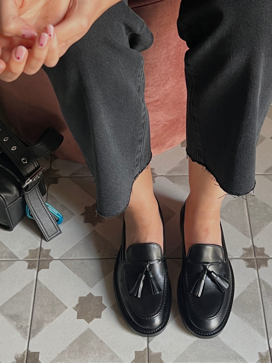 Mocassino in pelle con nappe