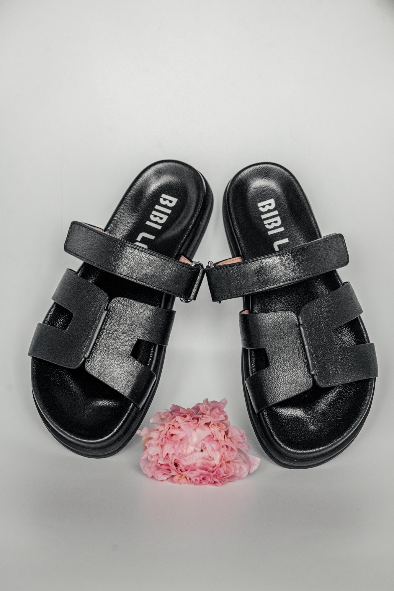 Ciabattina in pelle minimal nera