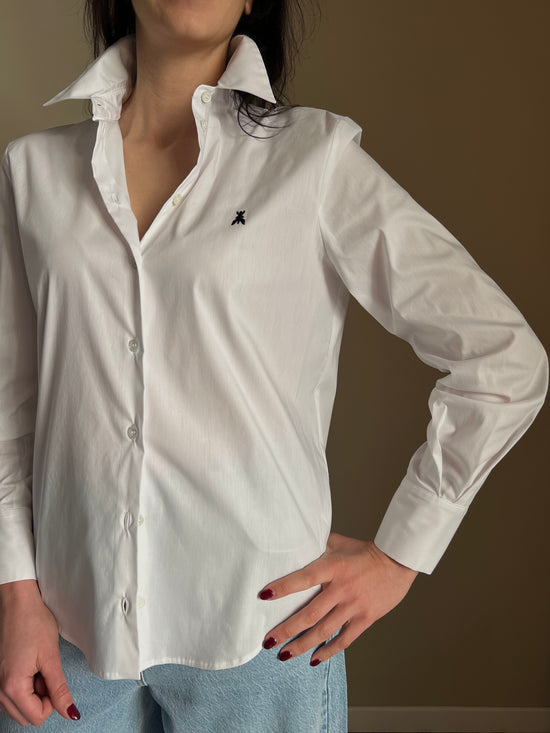 Camicia bianca con spacco sul retro