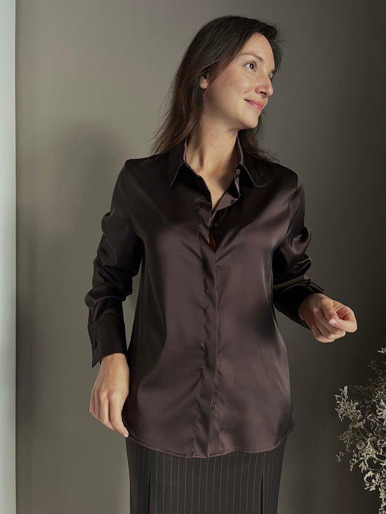 Camicia in satin cioccolato