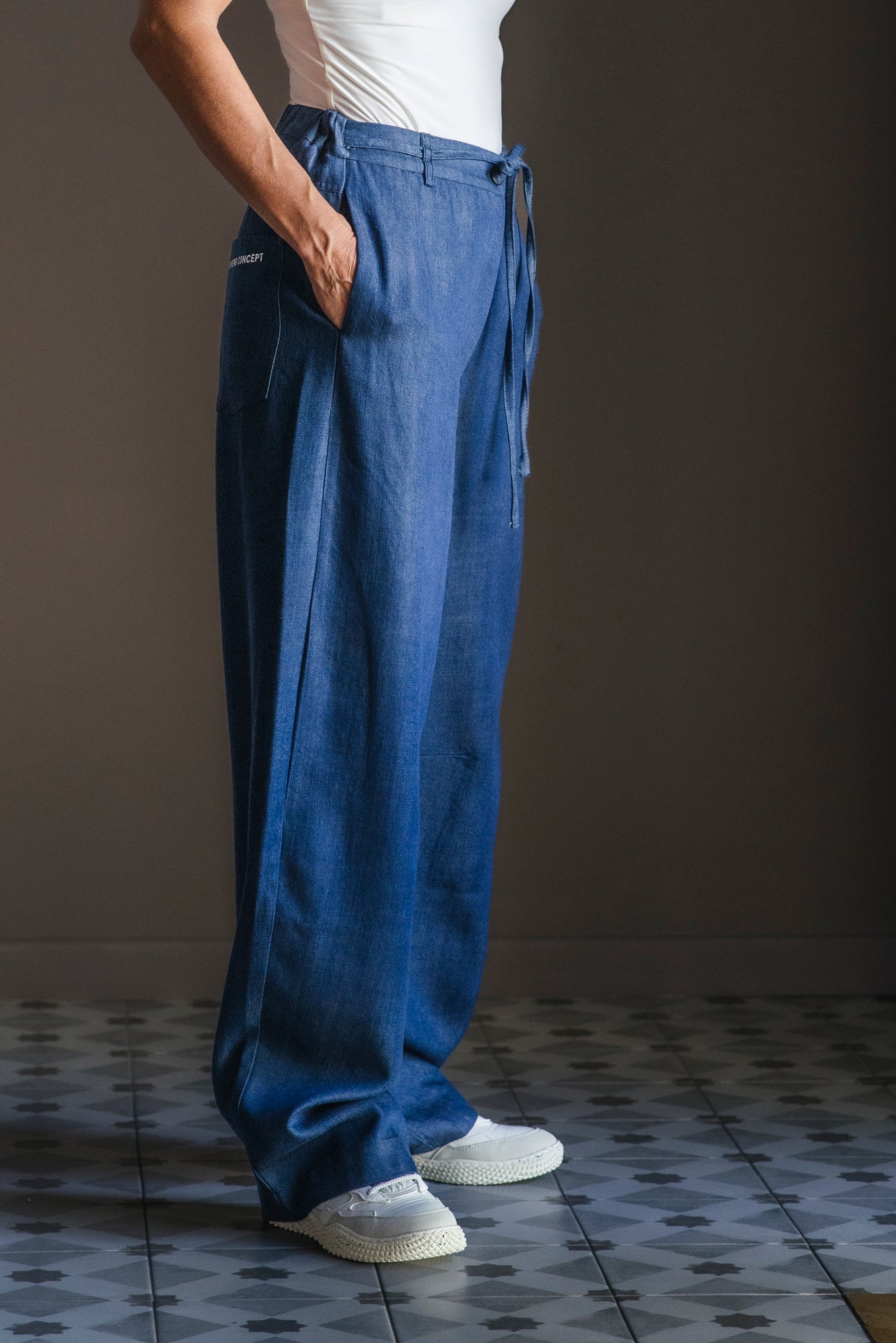 Pantalone in denim fluido