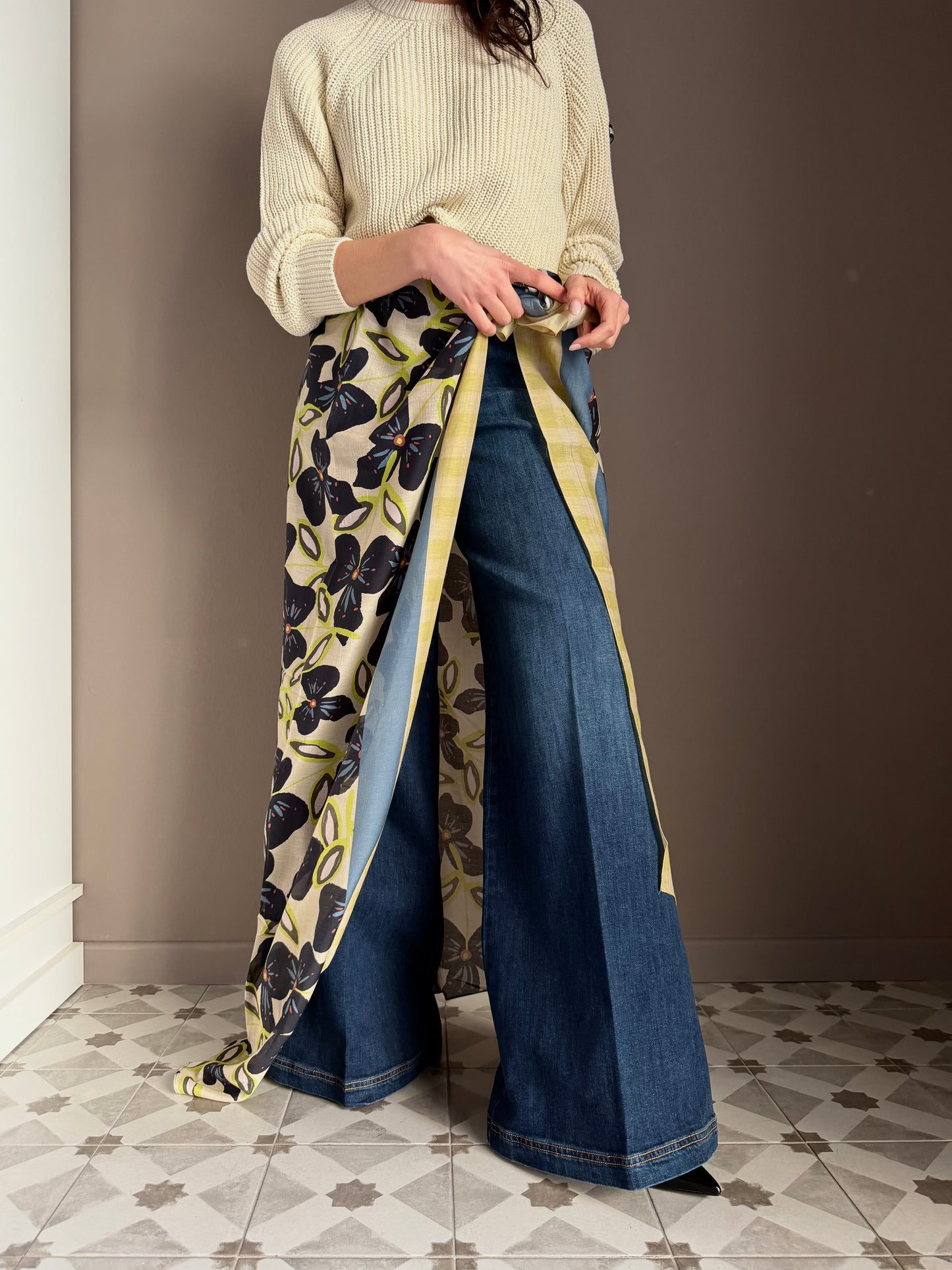 Sciarpa in cotone e seta floreale