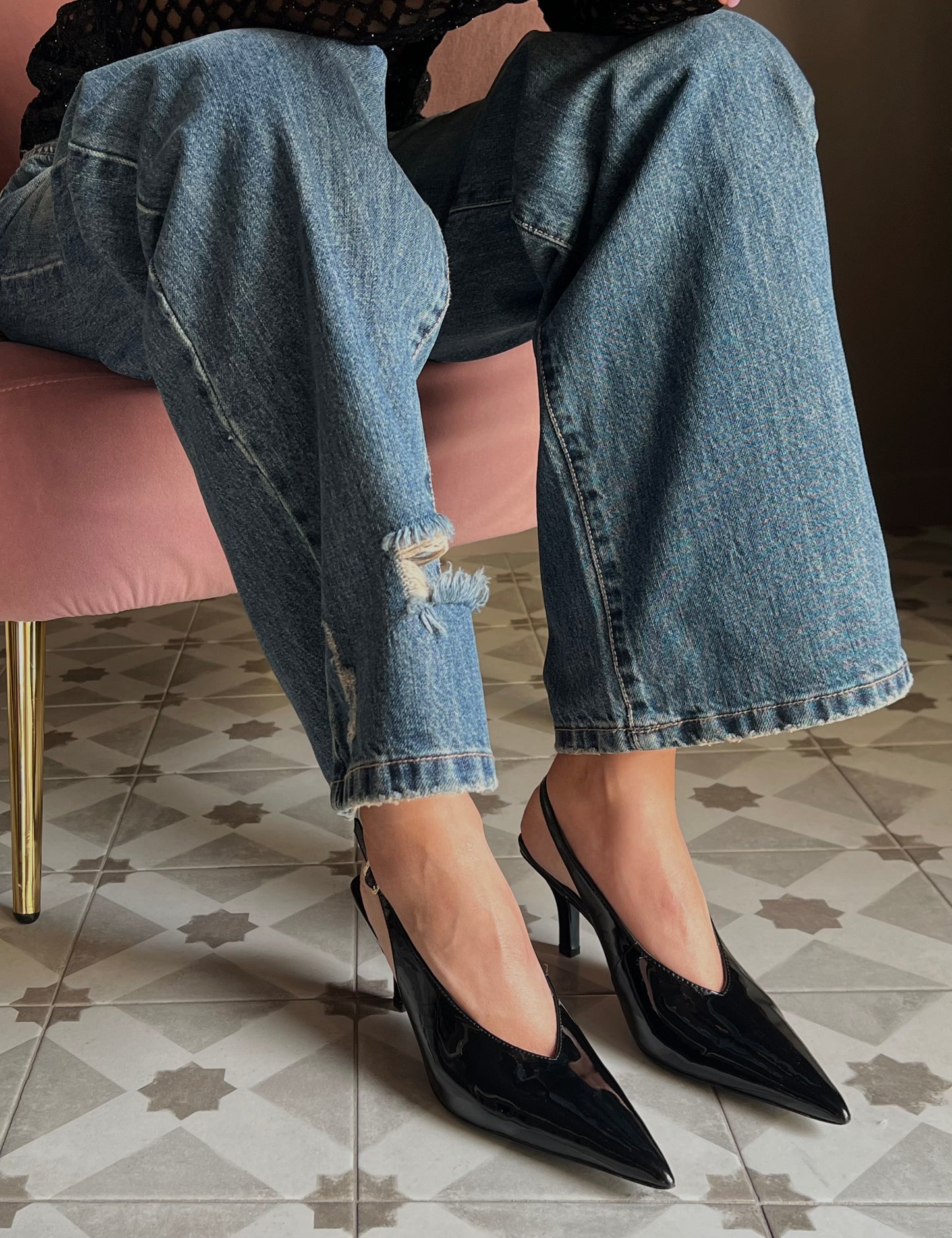 Slingback in vernice nera