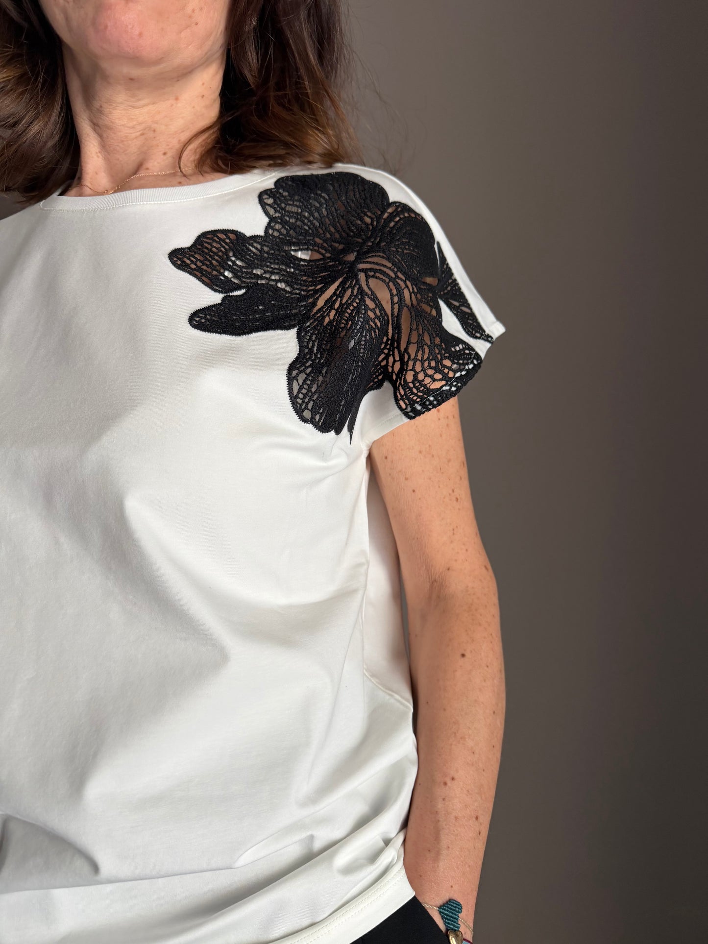 T-Shirt con fiore ricamato Patrizia Pepe