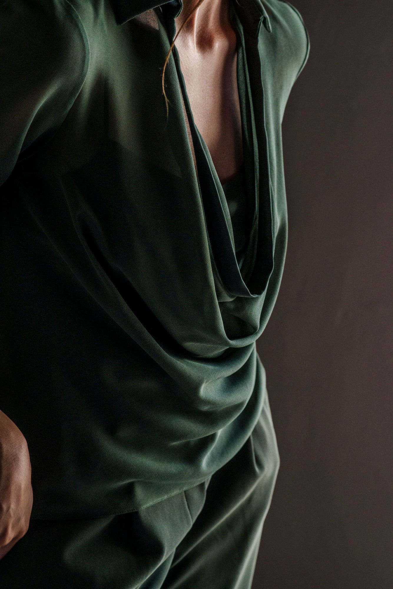 Blusa in chiffon con canotta