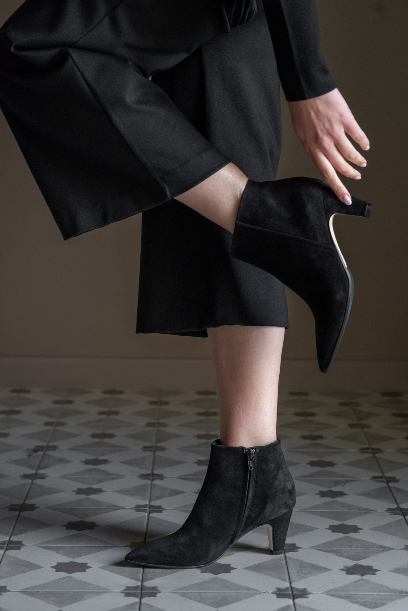Stivaletto in camoscio Anna F nero