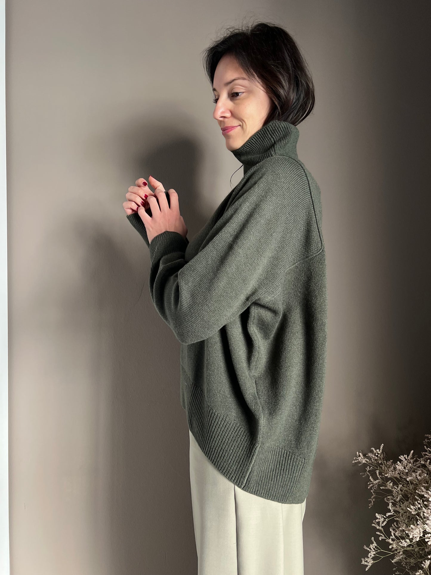 Maglia collo alto in lana e Cashemire Verde salvia