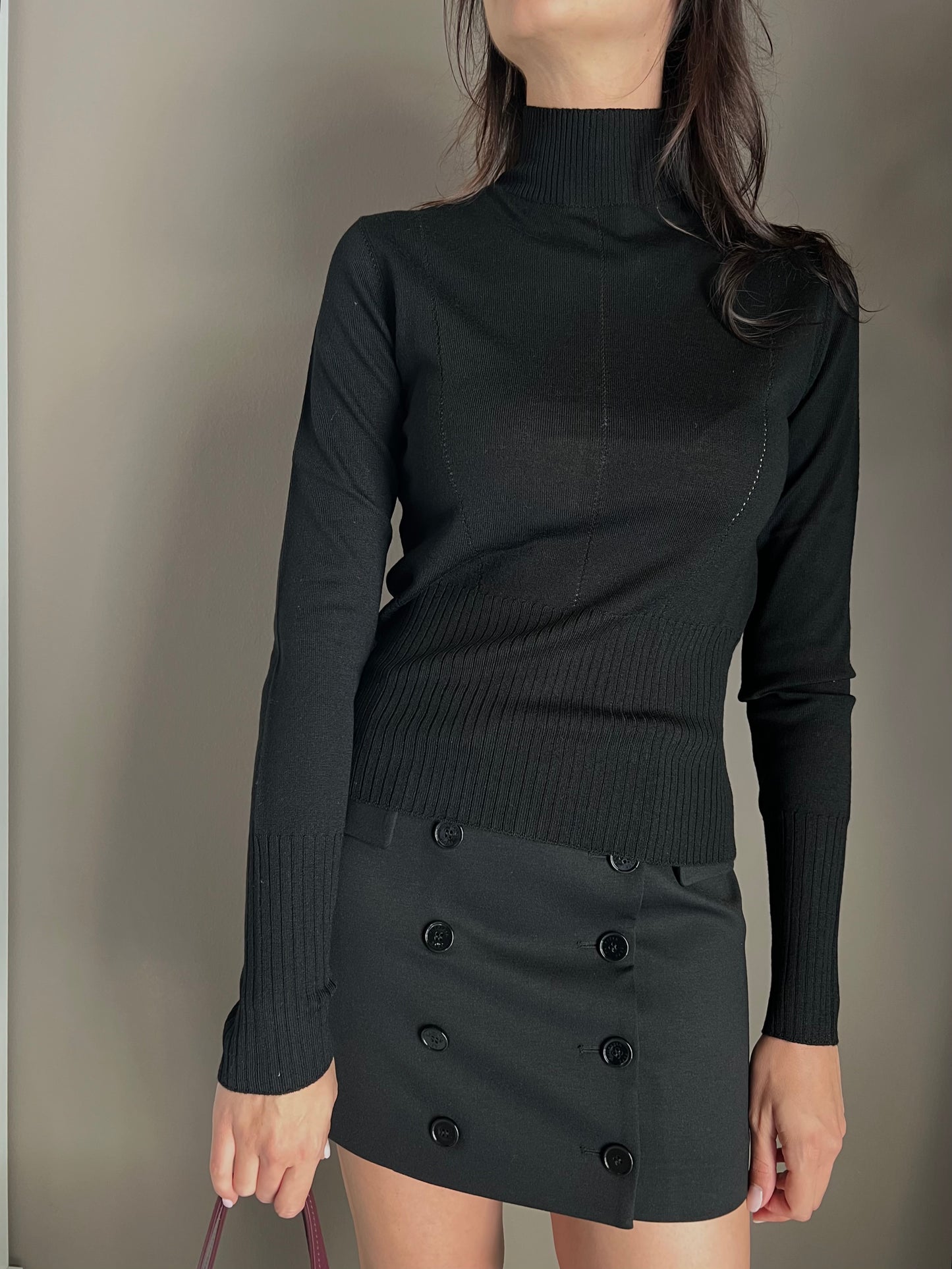 Maglia in lana rasata collo alto nero