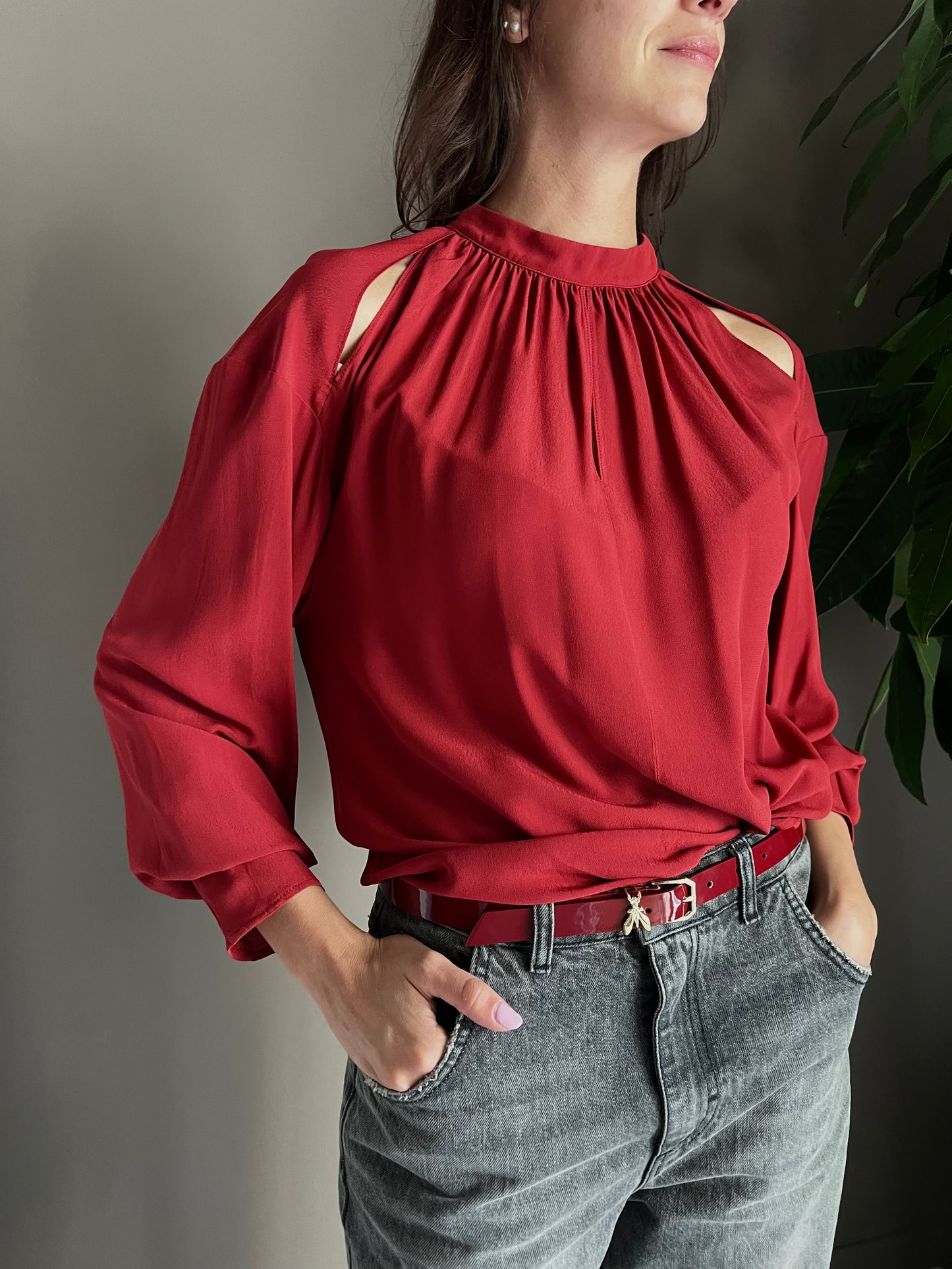 Camicia girocollo con dettaglio cut-out