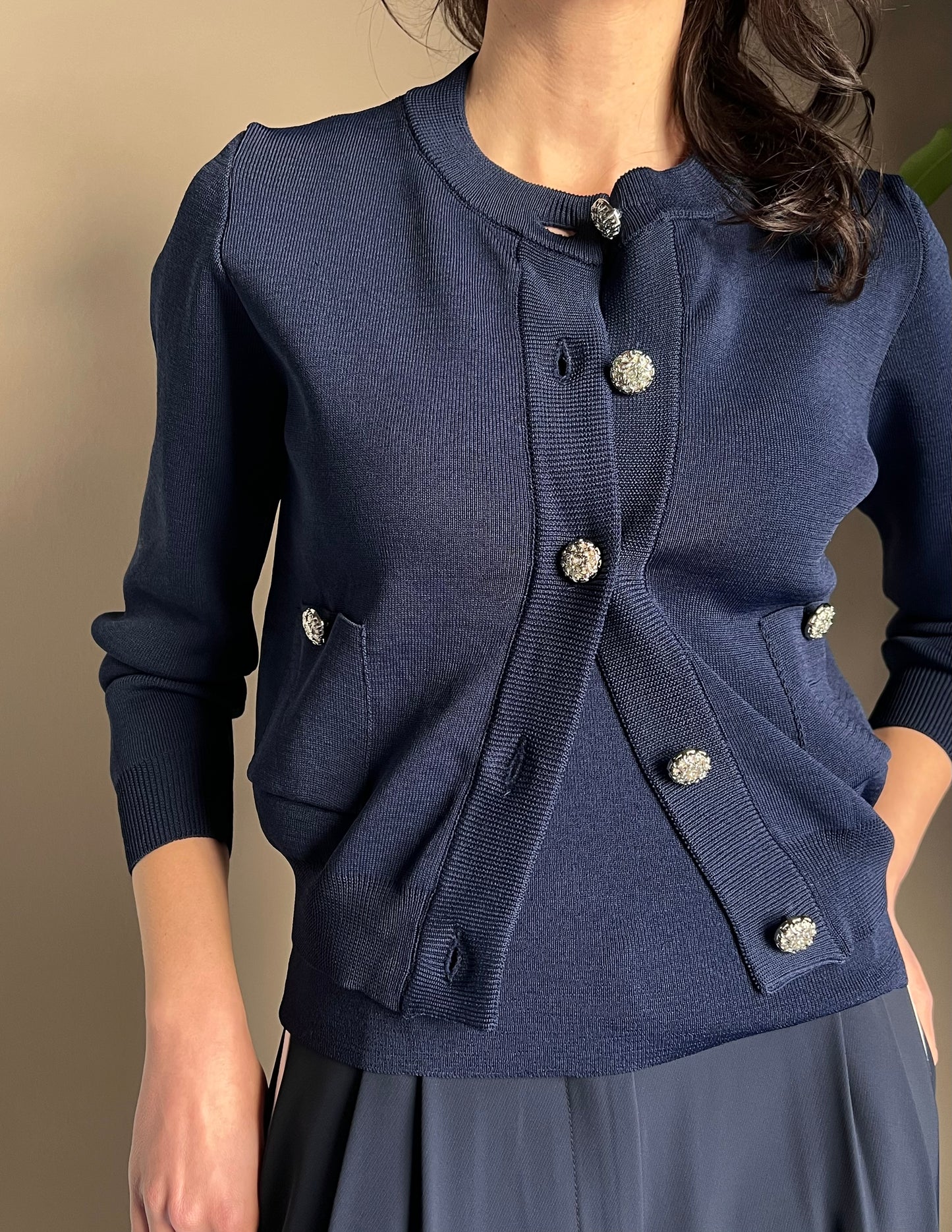 Cardigan in viscosa blu con bottoni dorati
