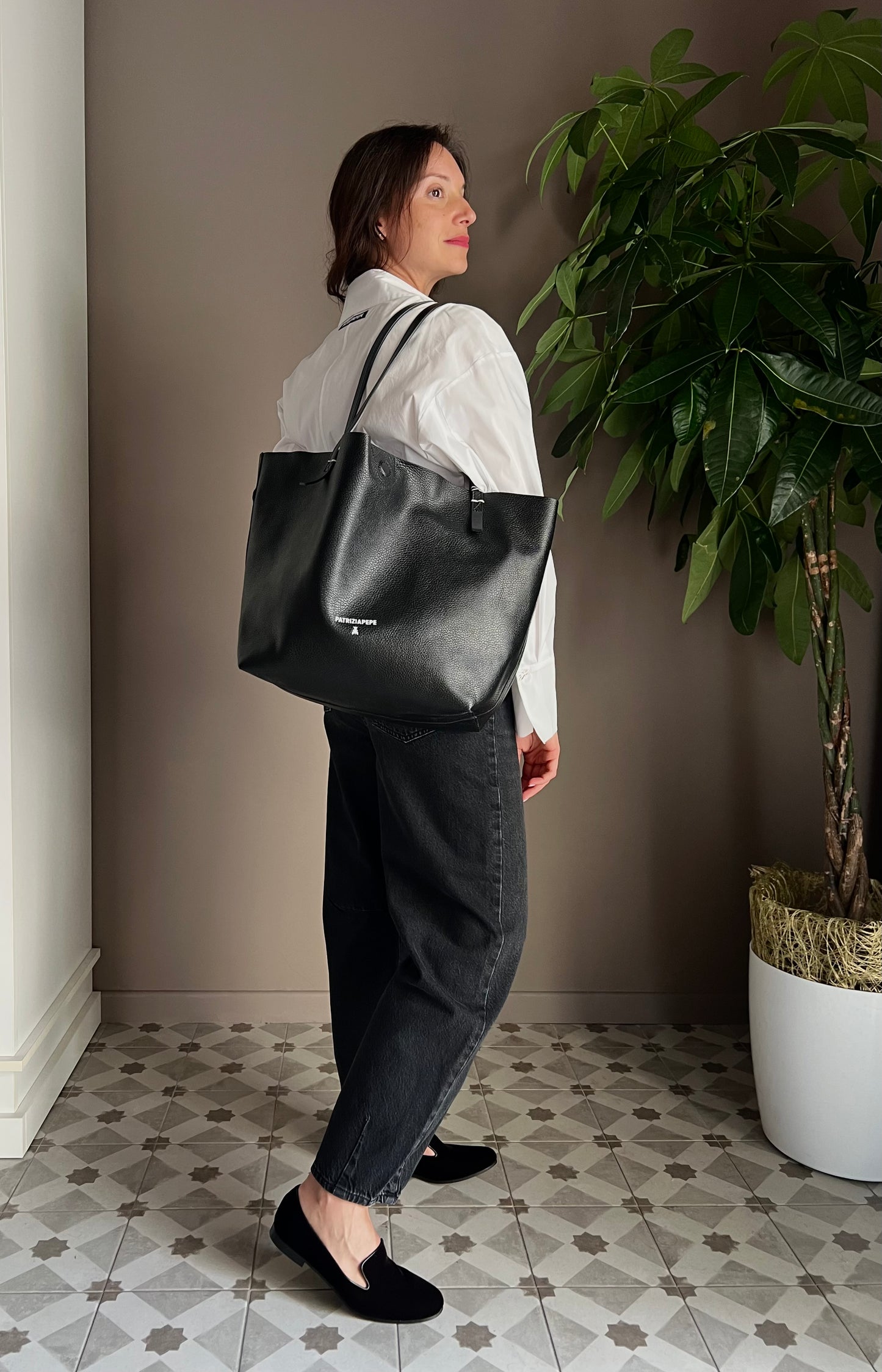 Borsa shopping in pelle martellata