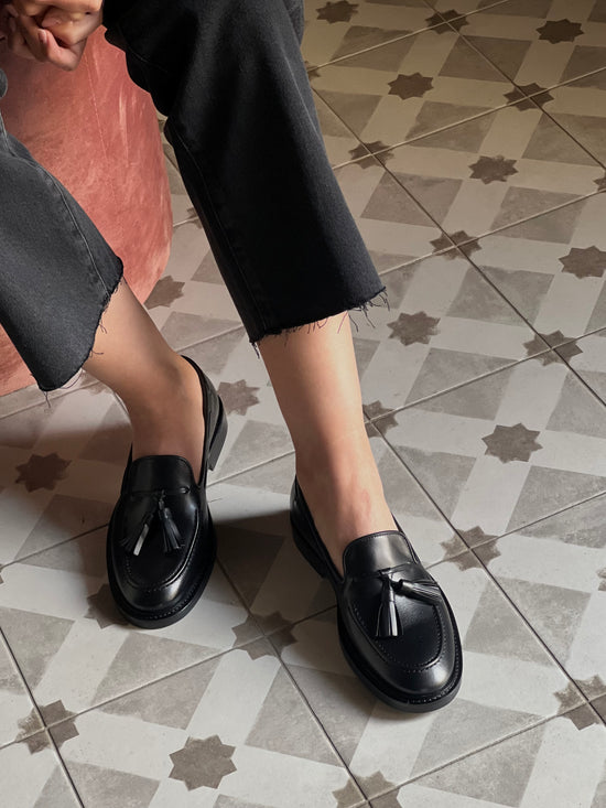 Mocassino in pelle con nappe