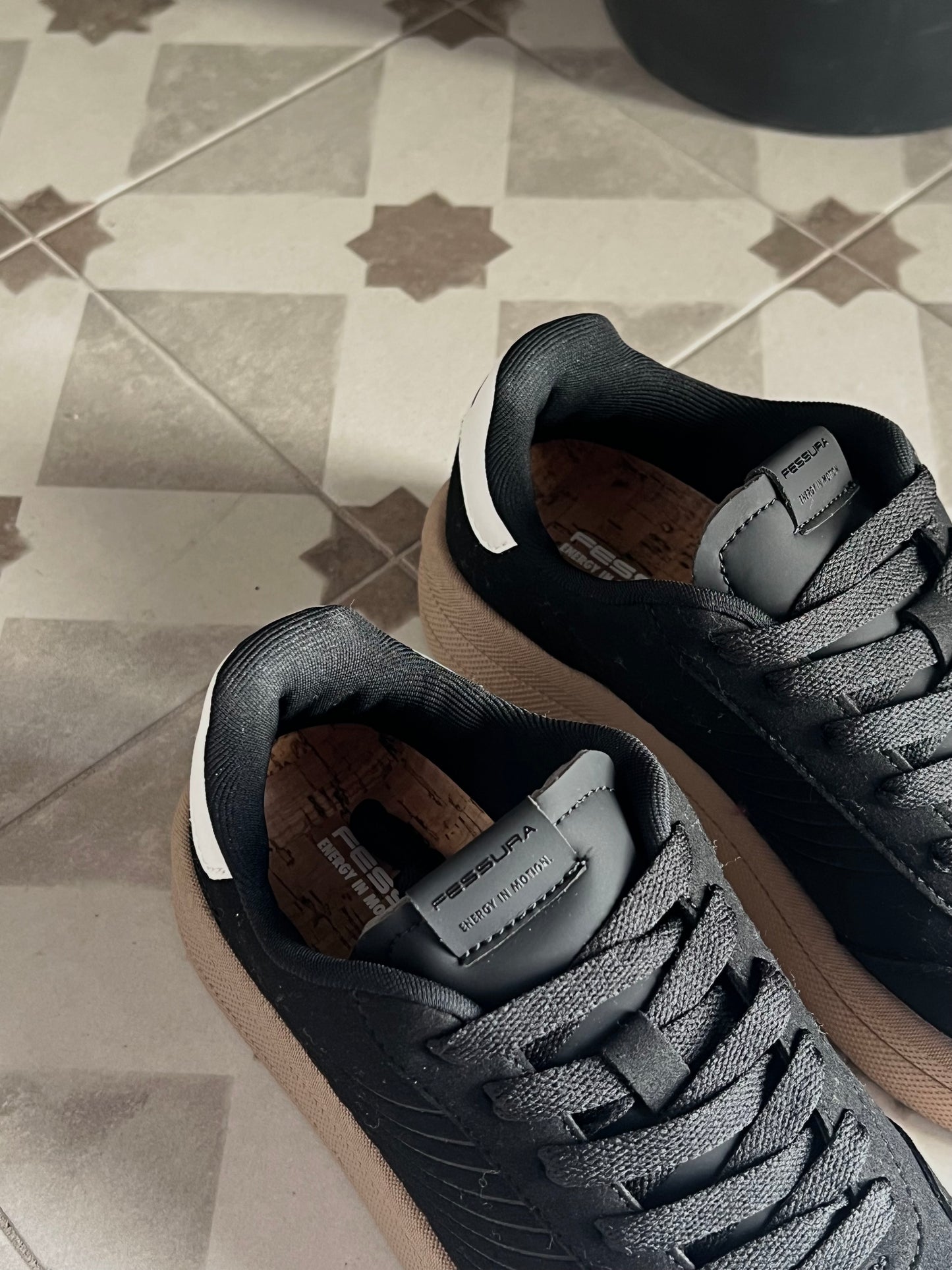 Sneakers Fessura con platform