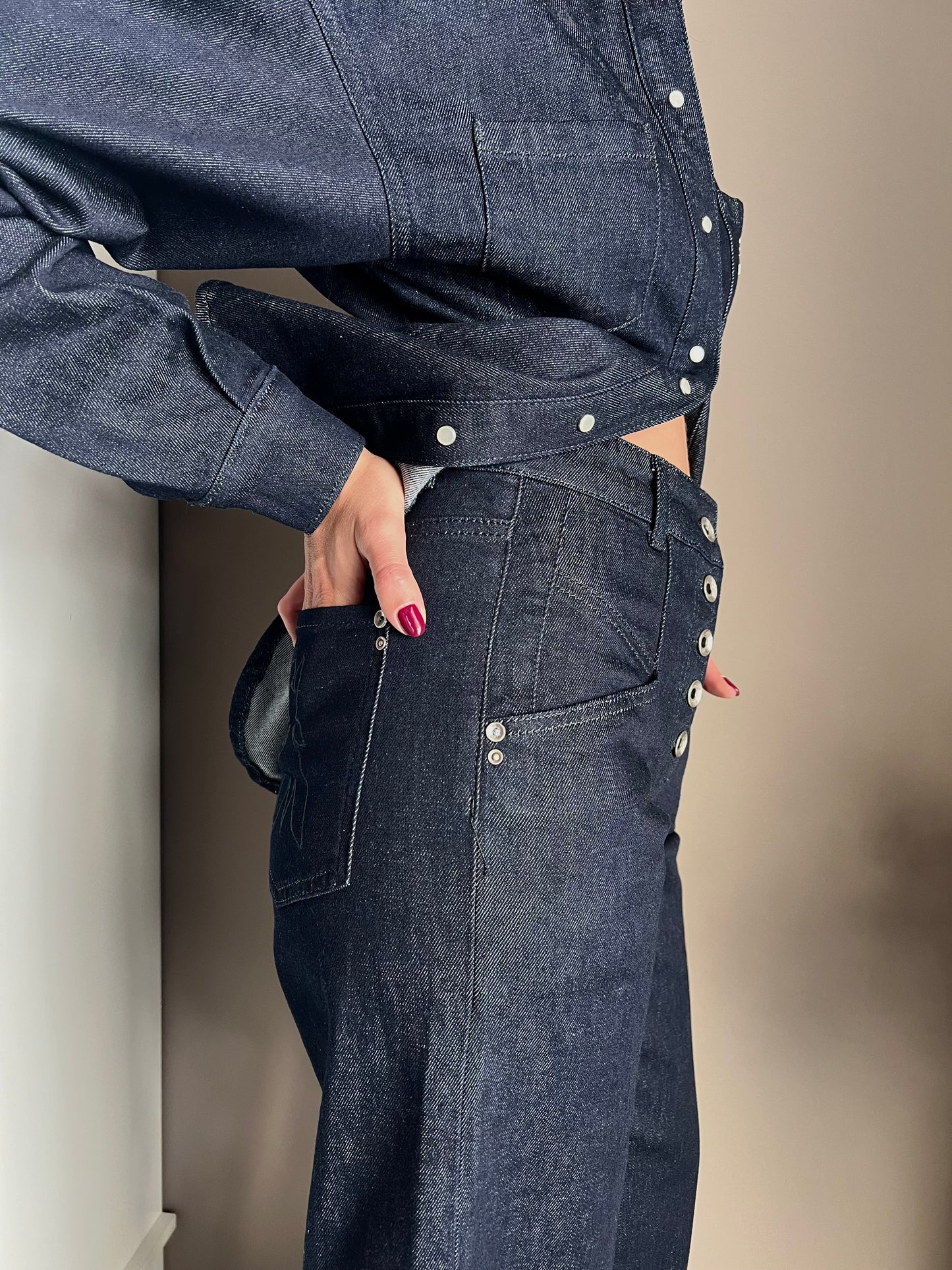 Jeans a palazzo con bottoni