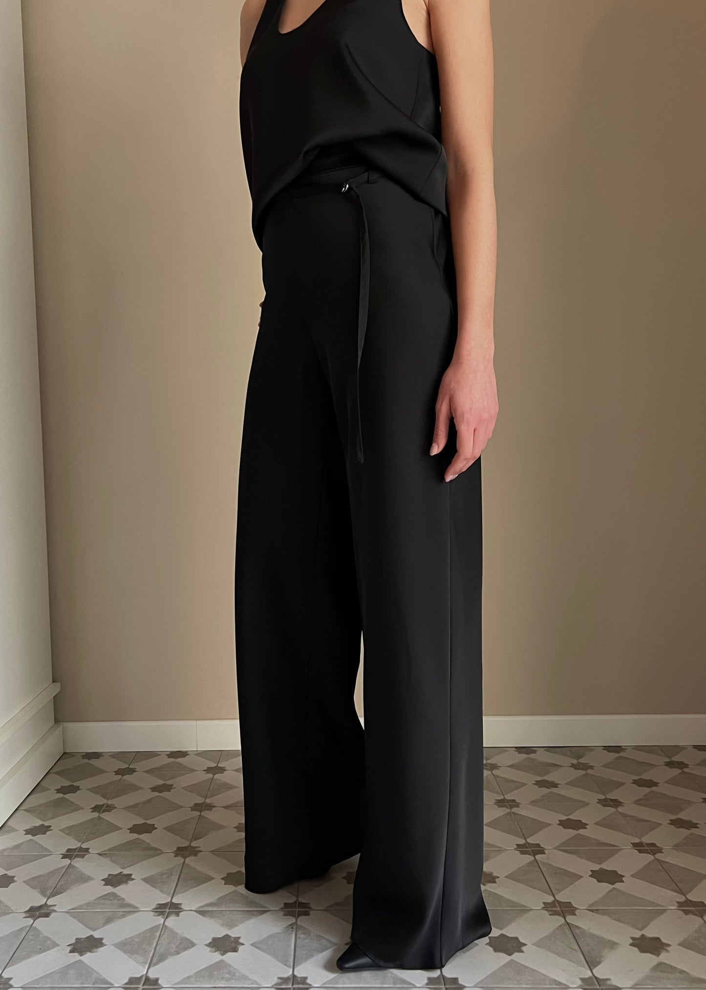 Pantaloni in raso con cinturino