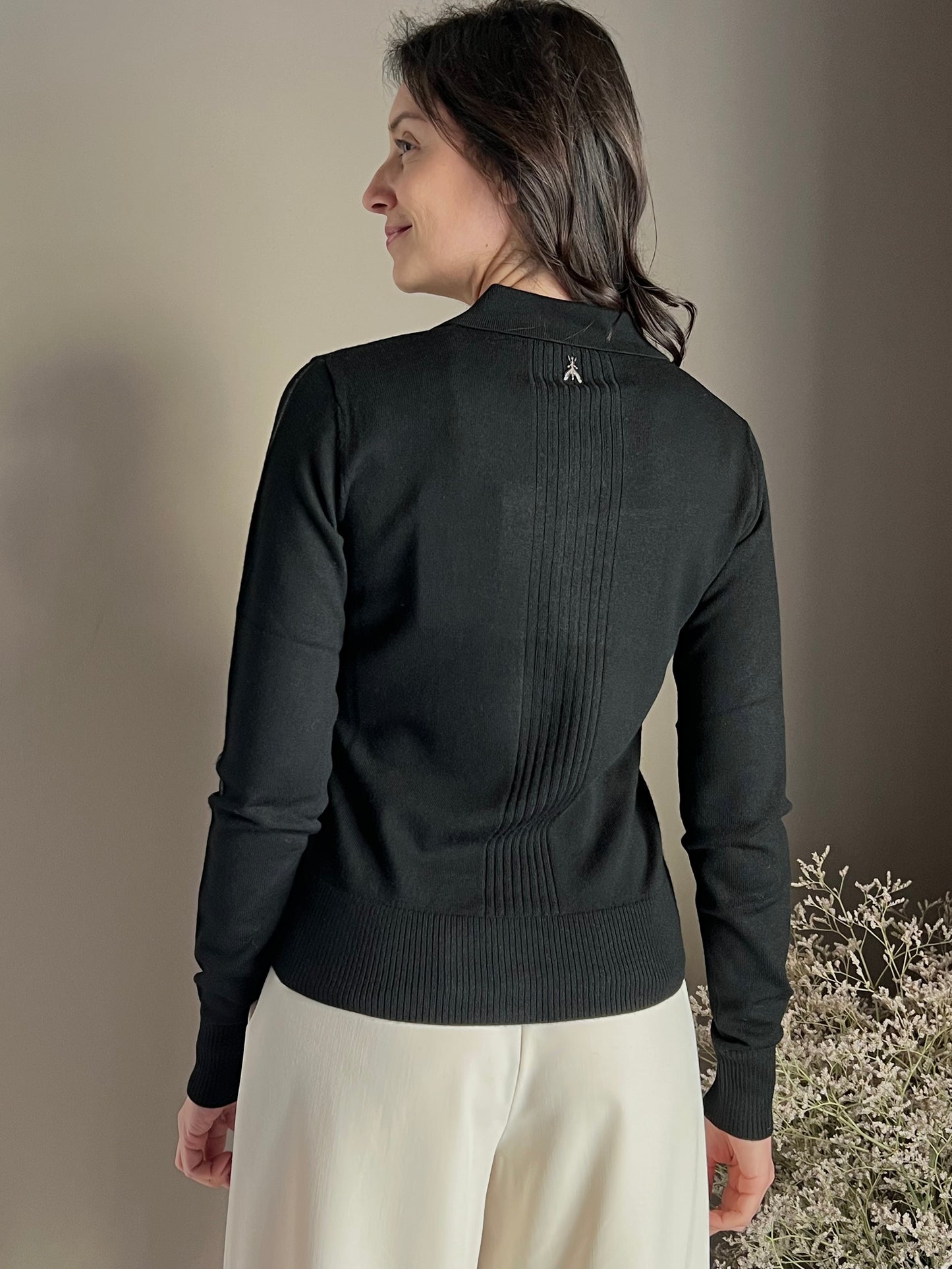 Cardigan in lana  nero con collo a polo