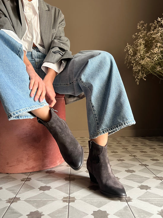 Stivaletto texano Ash in camoscio antracite