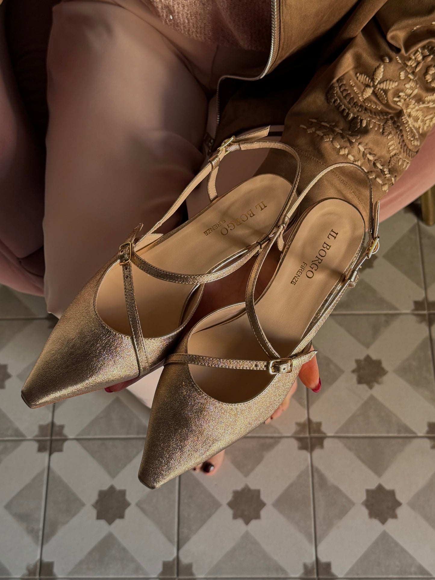 Slingback in laminato rose’