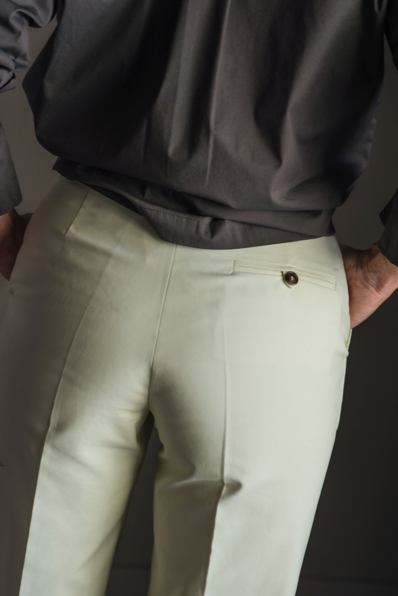 Pantalone chino in cotone crema