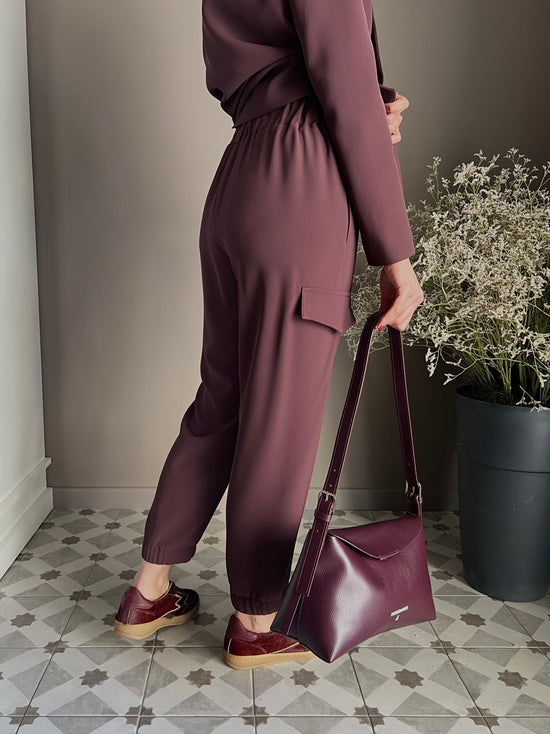 Pantalone in crepe cargo bordeaux