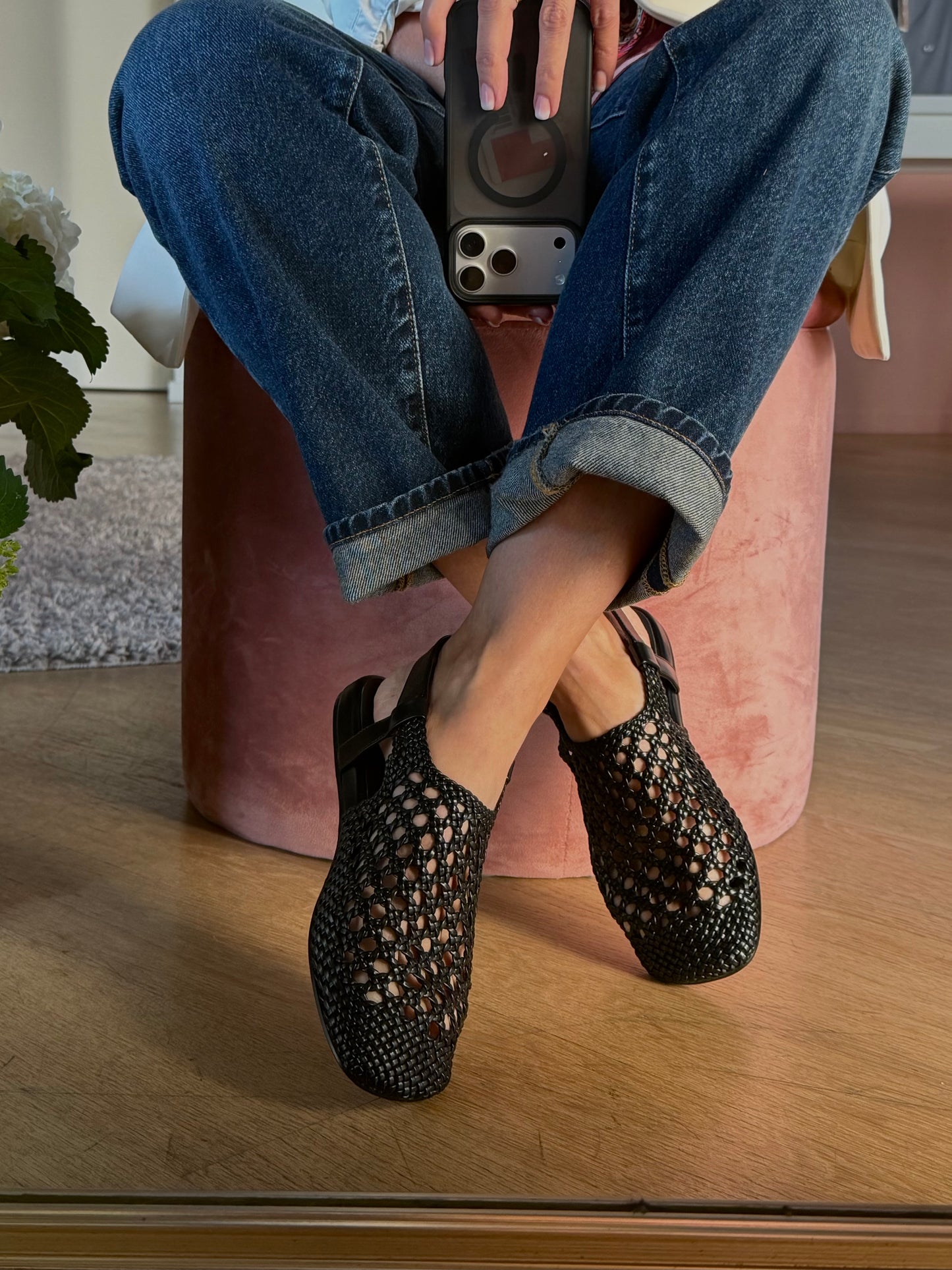 Sandalo Flat in Pelle Intrecciata Nero