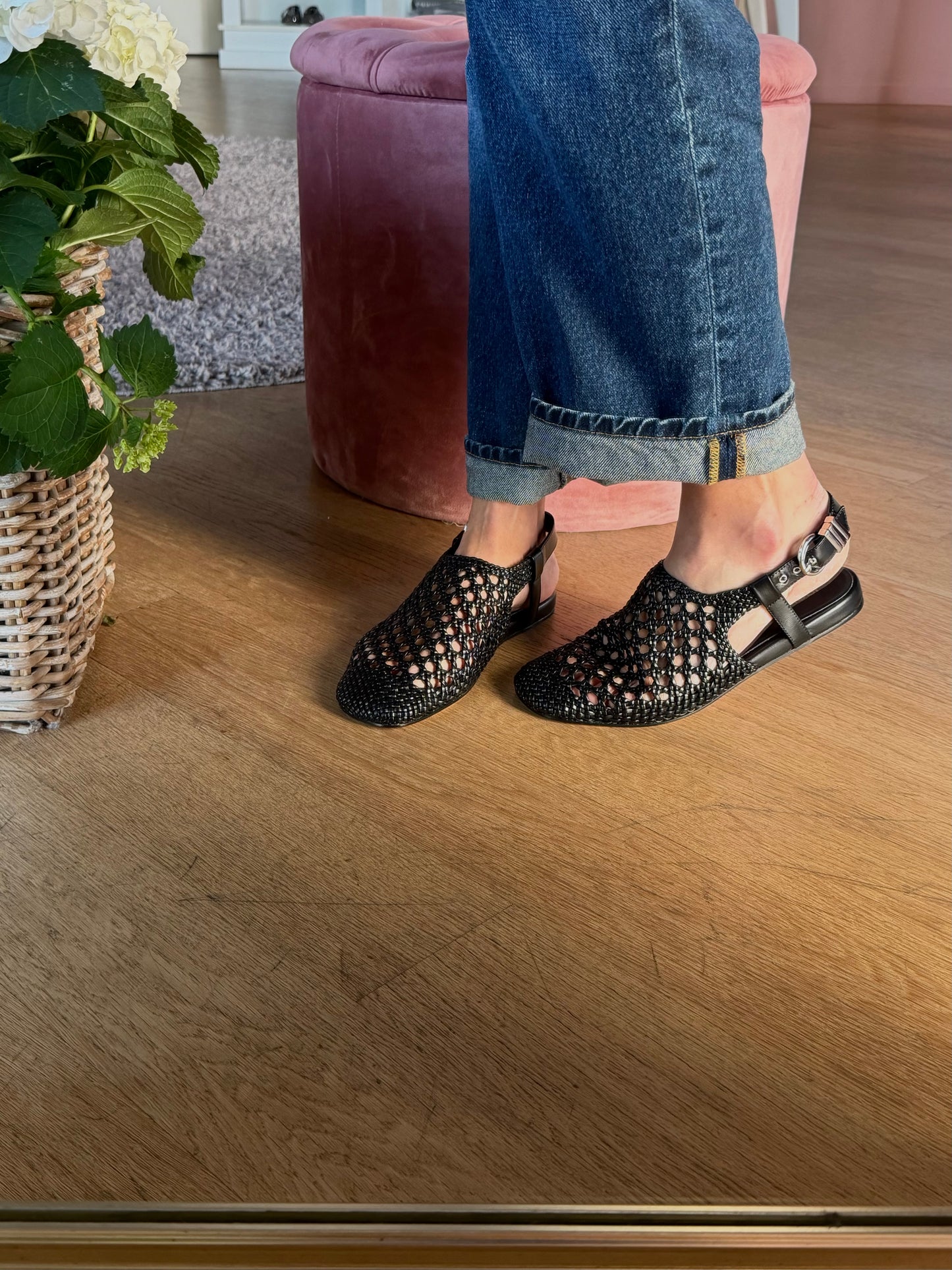 Sandalo Flat in Pelle Intrecciata Nero