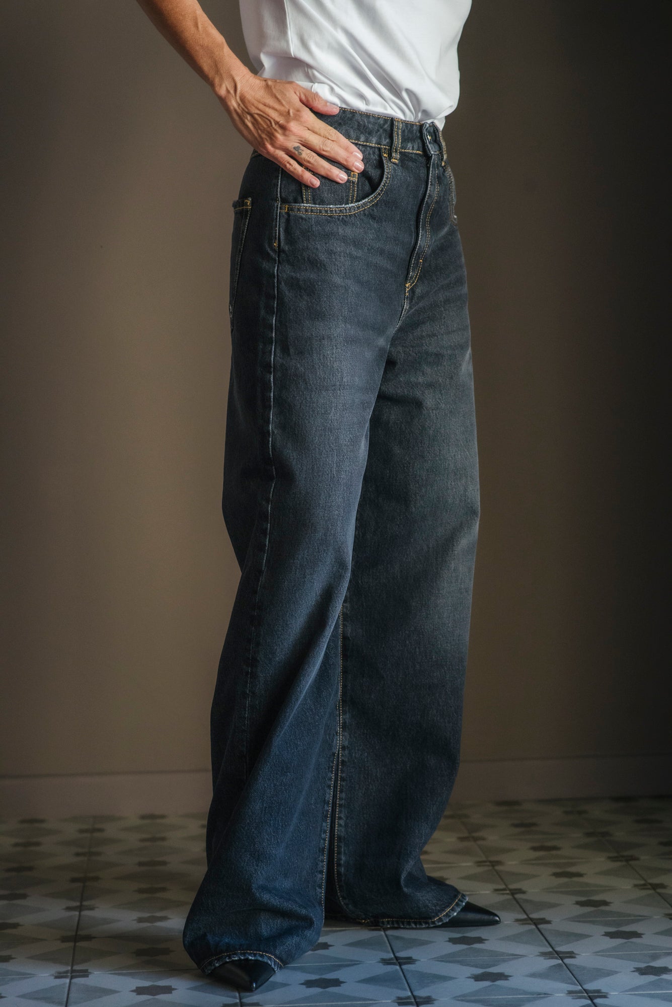 Pantalone denim modello Poppy- Grigio nero