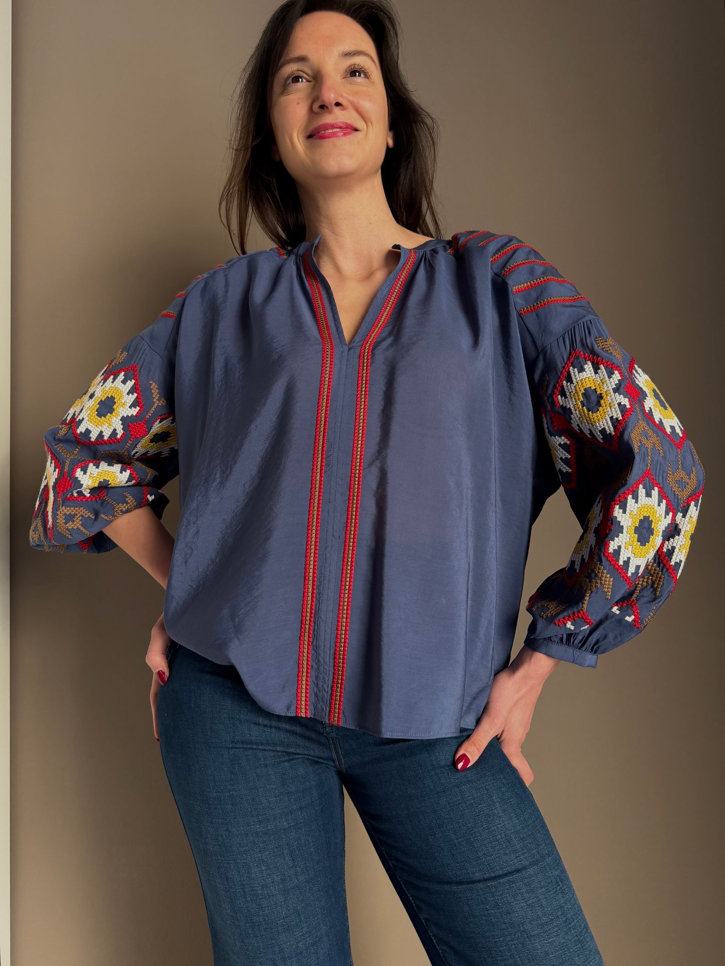 Blusa Iris con ricami