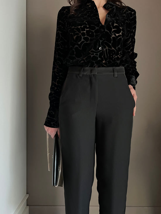 Pantalone ankle nero in crepe con dettaglio laterale