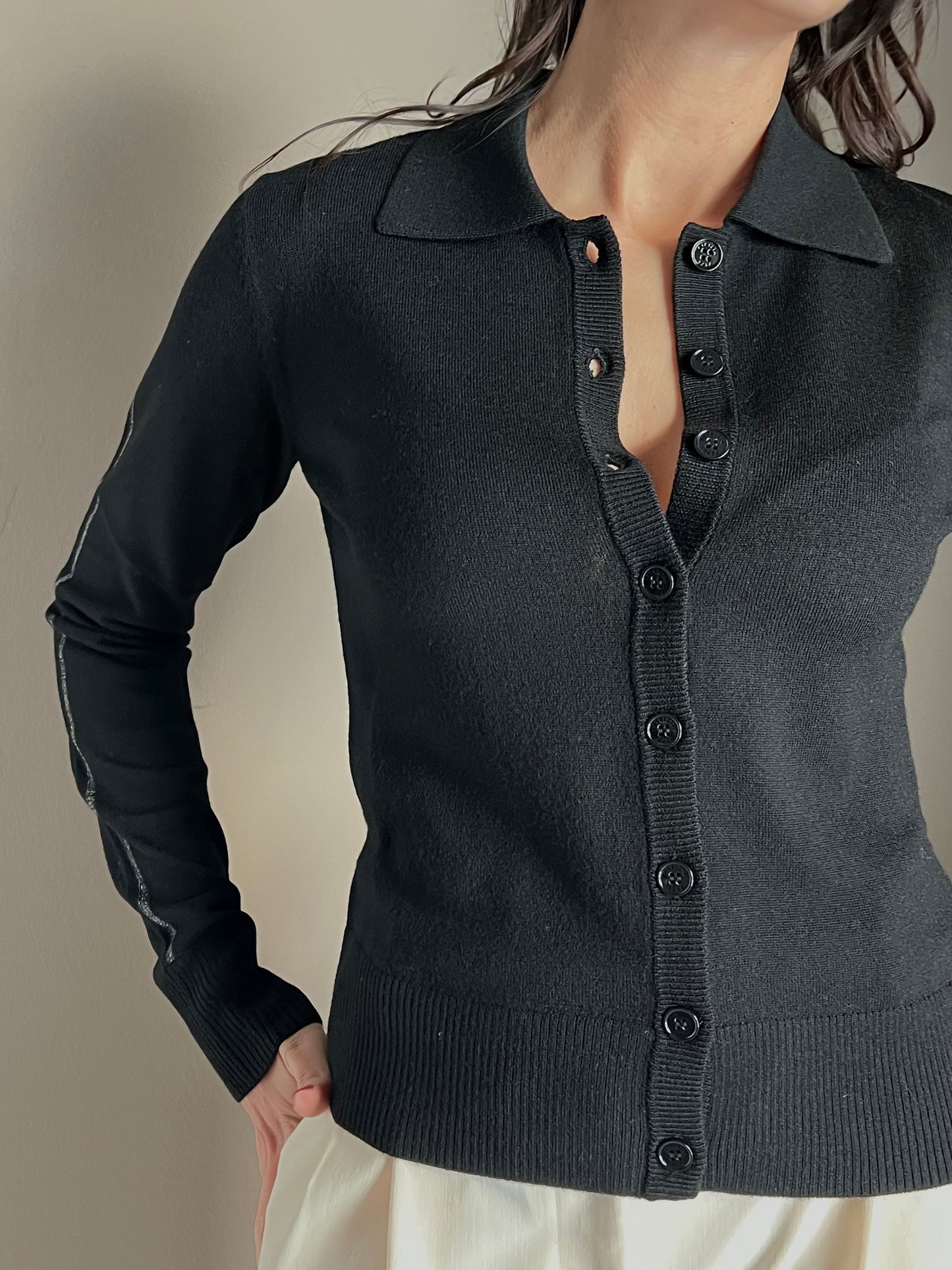 Cardigan in lana  nero con collo a polo