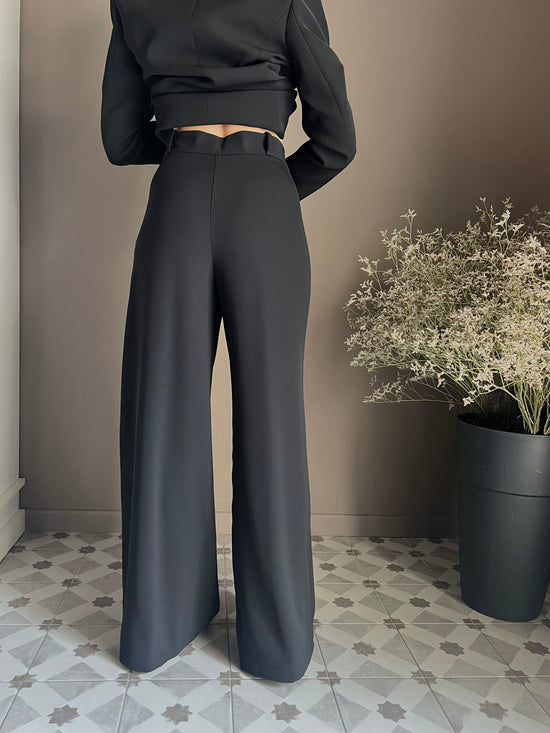 Pantalone nero in crepe vita alta